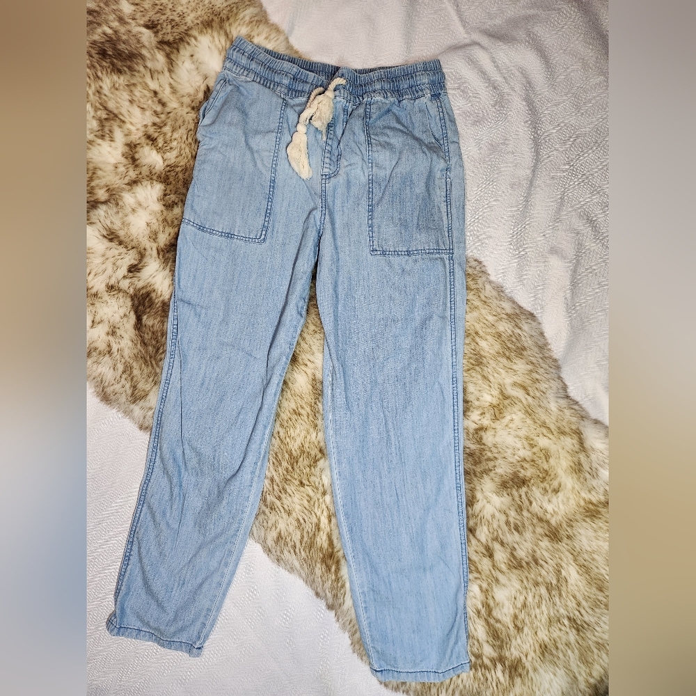 Forever 21 Light Wash Women's Jeans With Drawsring Waist Size-27